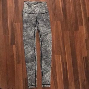 Lululemon Black/Grey/White Leggings